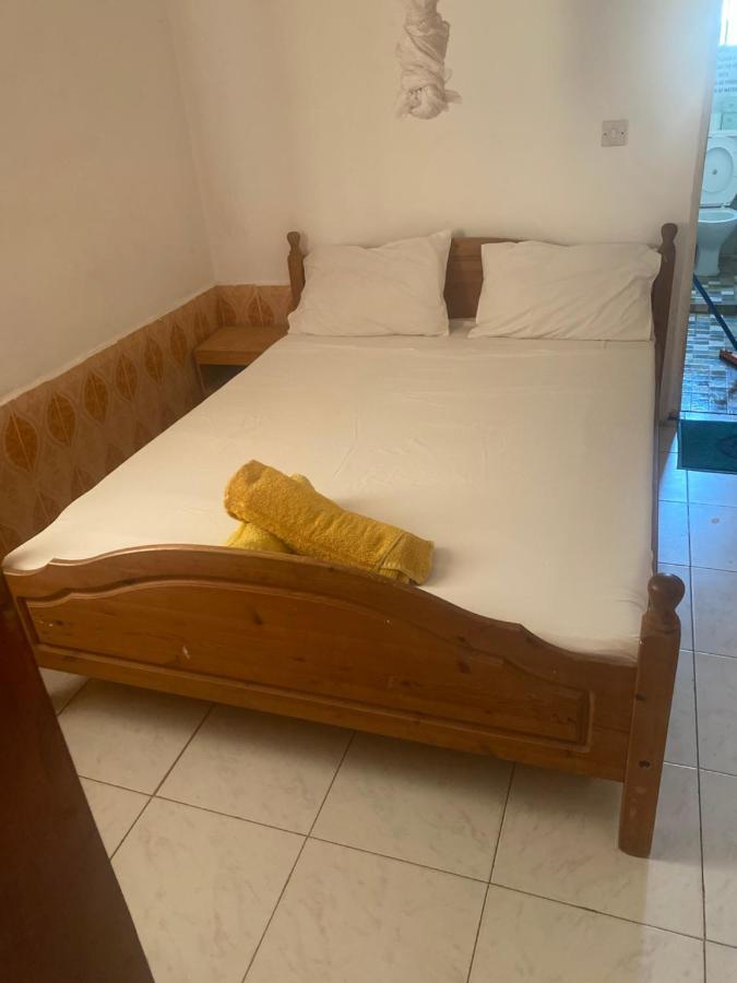 One World Village Guesthouse Bakau Exterior foto